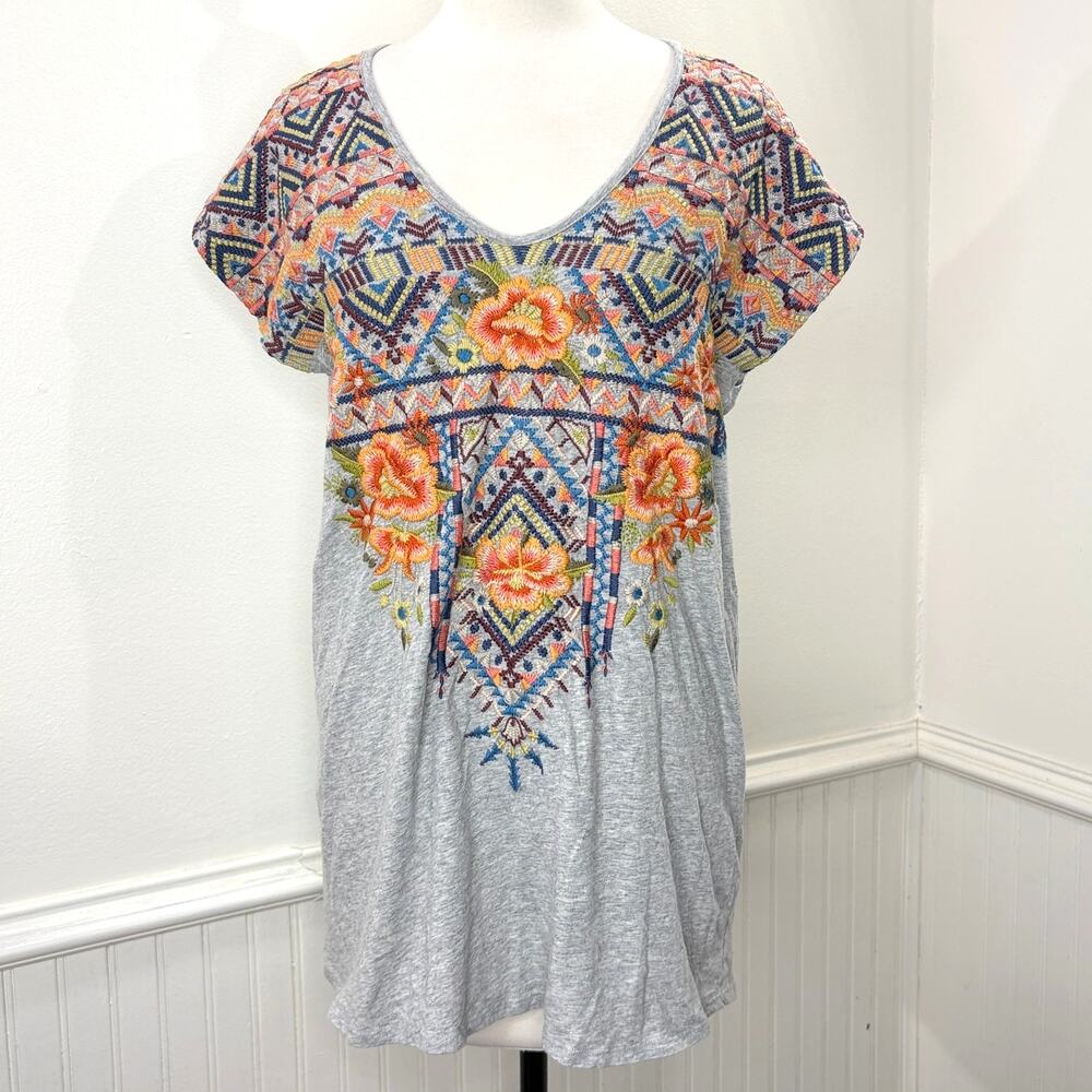 Johnny Was Gray and Multicolor Embroidered Tee